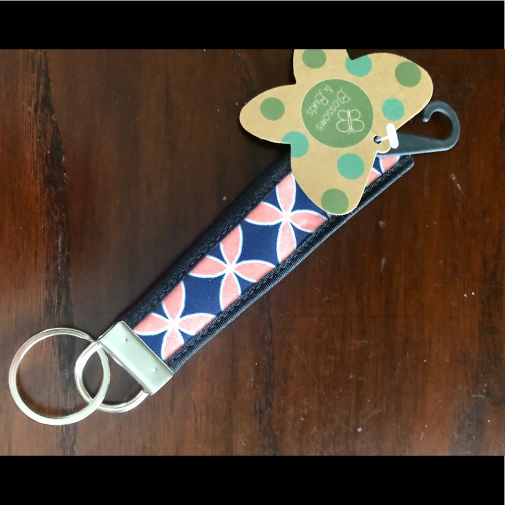A1 KEYCHAIN Blossoms & Buds NWT